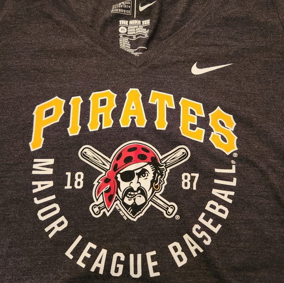 Nike Pittsburgh Pirates tee 🖤 💛 - Picture 3 of 5